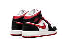 Nike Air Jordan 1 Mid Very Berry (GS)