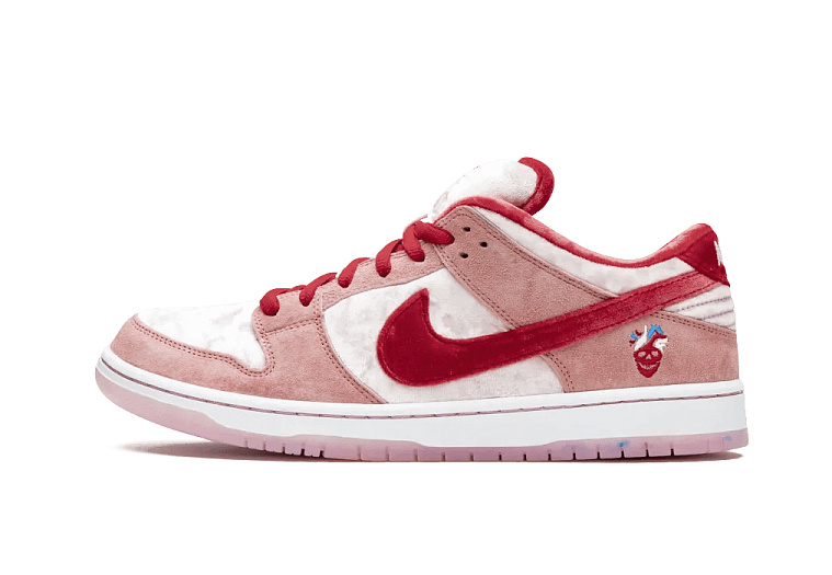 Nike SB Dunk Low StrangeLove Skateboards
