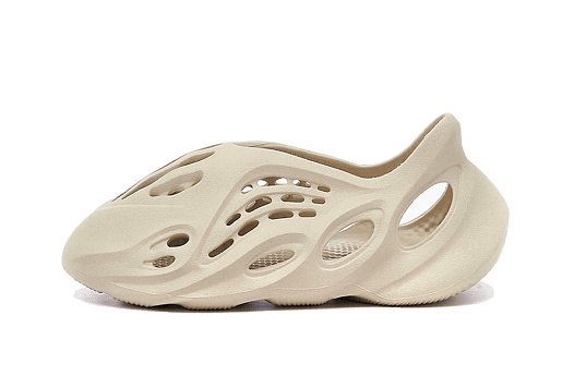 Yeezy Foam RNNR Sand