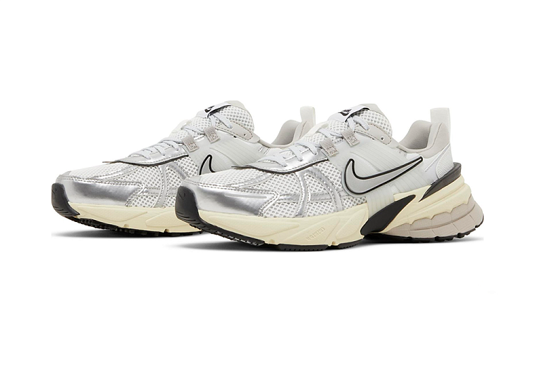 Nike V2K Run Summit White Metallic Silver (W)