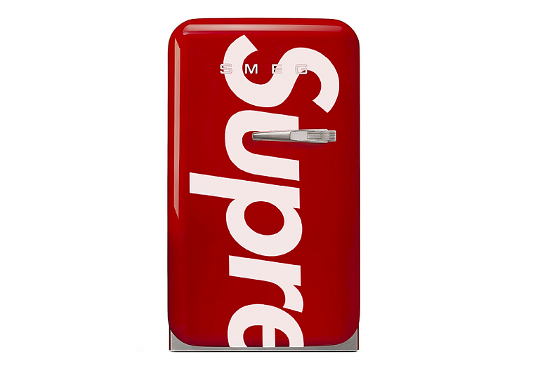 Supreme x SMEG Mini Fridge (SS21)