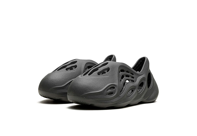 Yeezy Foam RNNR Carbon Kids