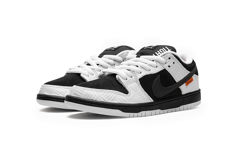 Nike SB Dunk Low x TIGHTBOOTH