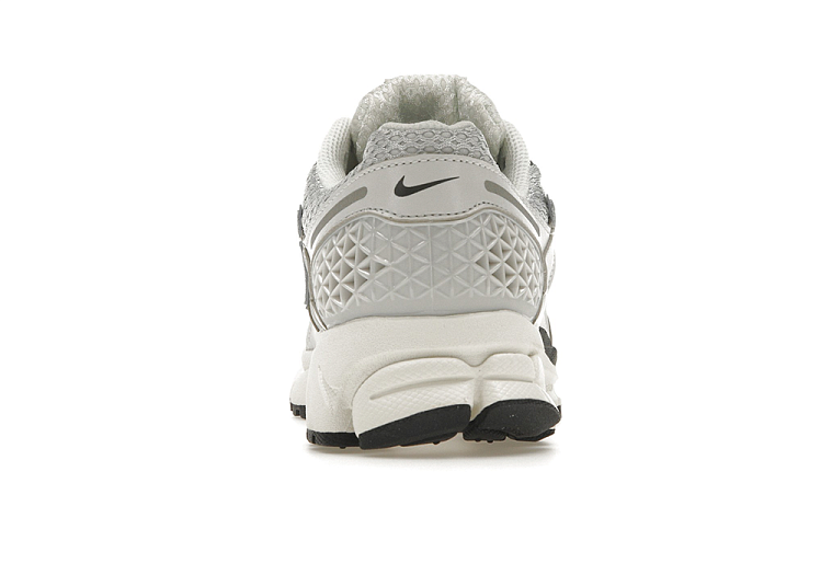 Nike Zoom Vomero 5 Photon Dust Metallic Silver (W)