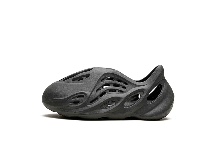 Yeezy Foam RNNR Carbon Kids