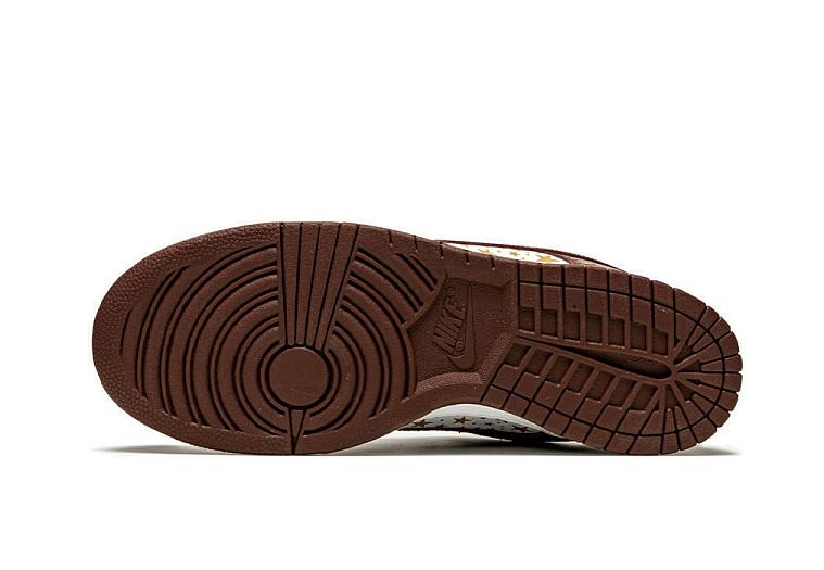 Nike SB Dunk Low Supreme Stars Barkroot Brown (2021)