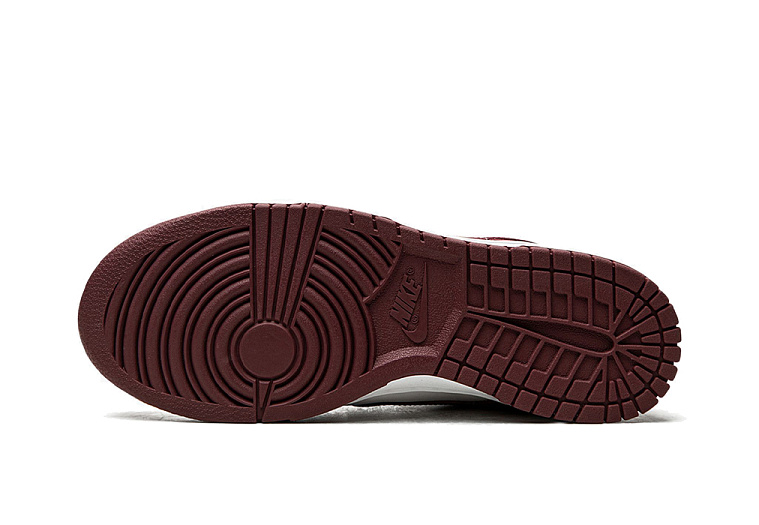Nike Dunk Low Bordeaux (W)